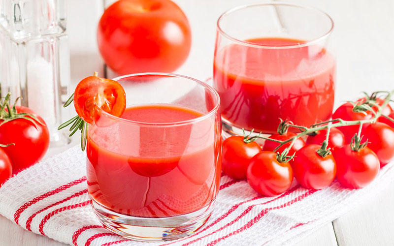 فواید و مضرات آب گوجه فرنگی