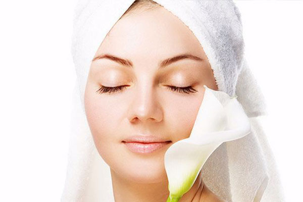استفاده از یخ شیر برای زیبایی پوست
