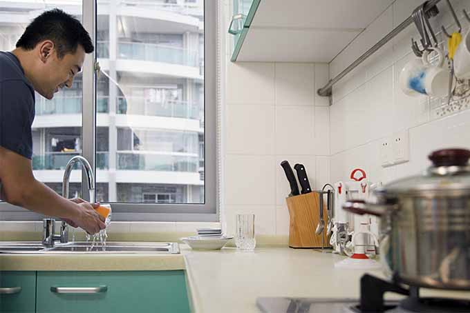 تمیز کردن کابینت MDF