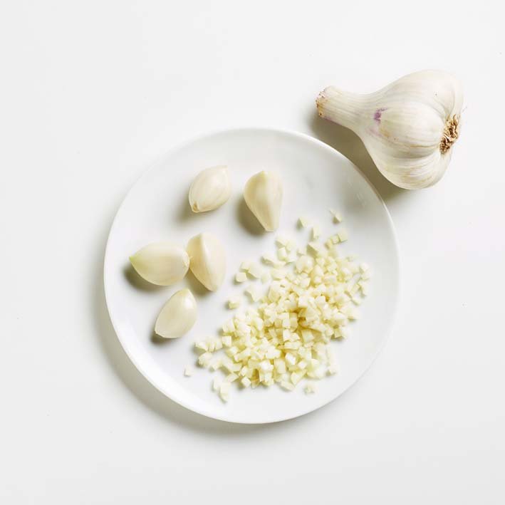 نحوه نگه داشتن سیر تازه در اشکال مختلف آن