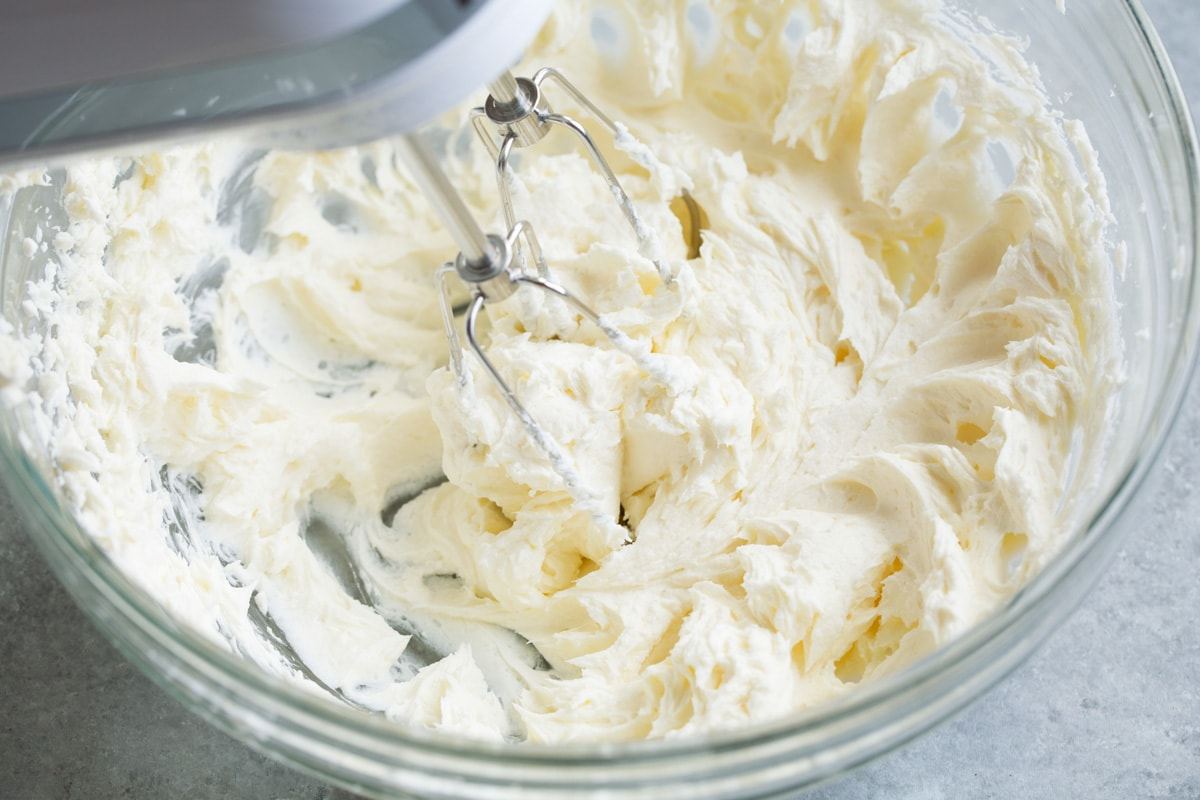 طرز تهیه کرم کیک ردولوت