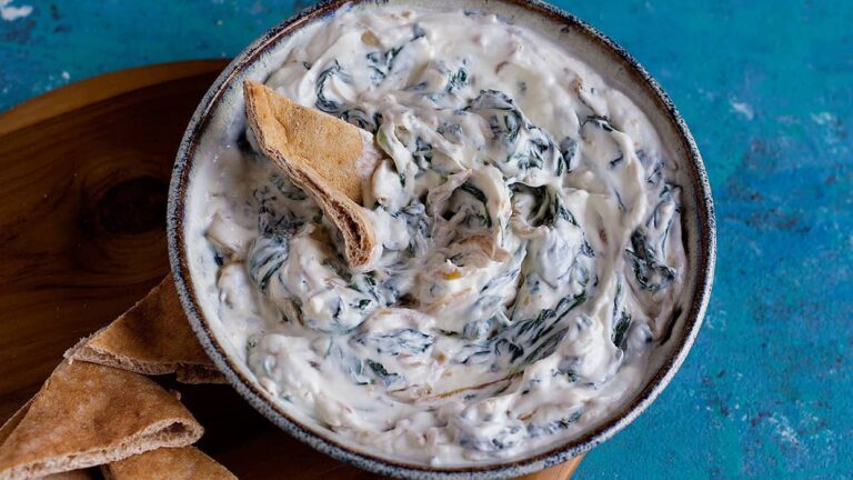 بورانی اسفناج ساده و مجلسی؛ طرز تهیه آسان و سریع