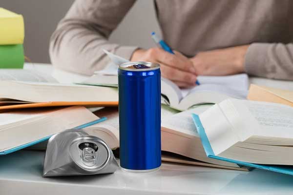 آیا نوشیدنی های انرژی زا برای کاهش وزن مفید هستند؟