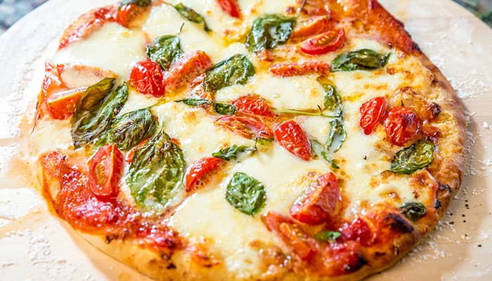 طرز-تهیه-پیتزا-مارگاریتا