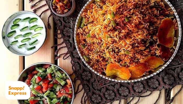 لوبیا پلو همراه با سالاد شیرازی