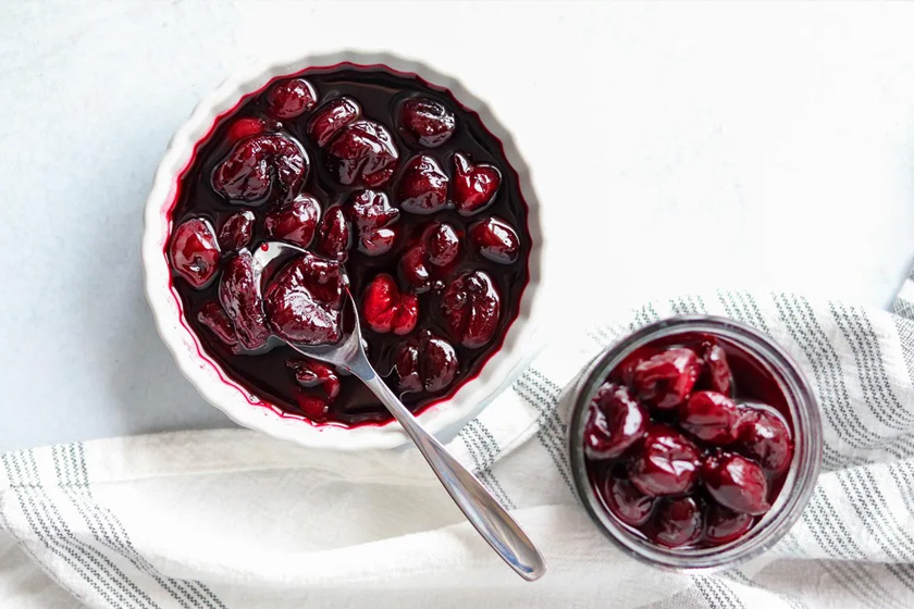 طرز تهیه کمپوت آلبالو 