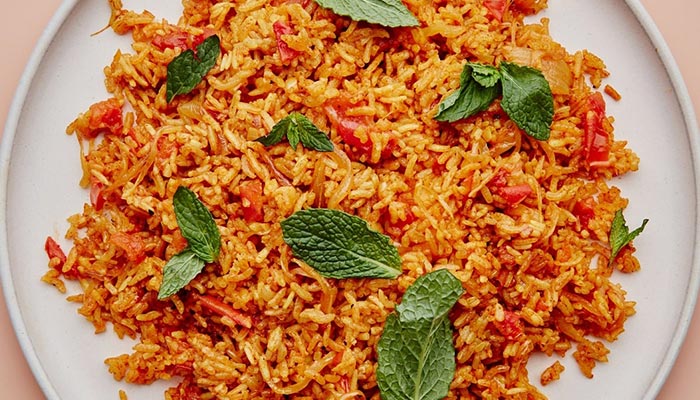 طرز تهیه استانبولی پلو بدون گوشت با سیب زمینی و گوجه