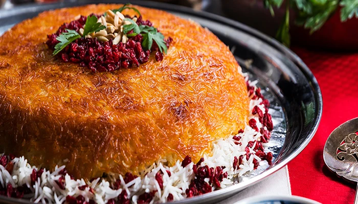 طرز تهیه ساده و سریع ته دیگ مرغ با ماست