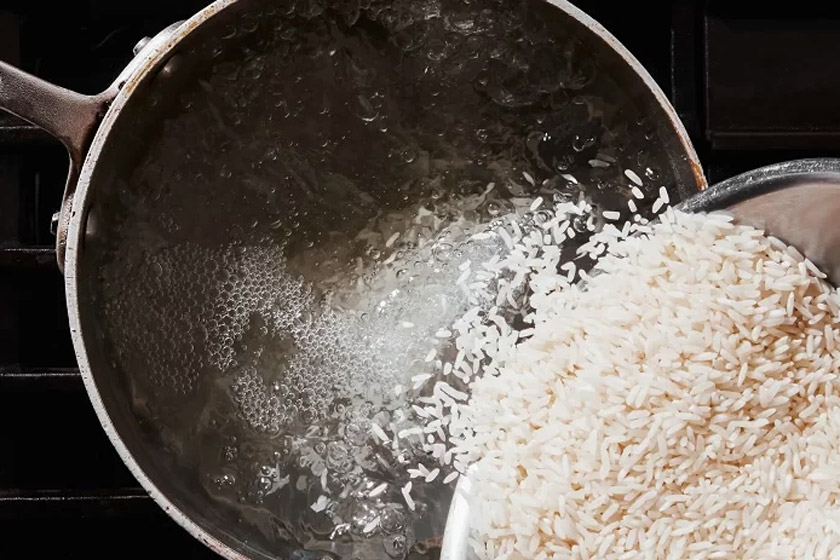 زرشک پلو با مرغ ریش ریش