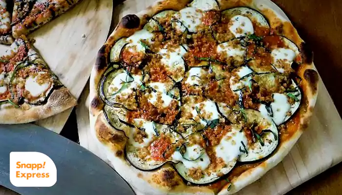 طرز تهیه پیتزا بادمجان به همراه قارچ