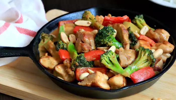 خوراک مرغ و سبزیجات