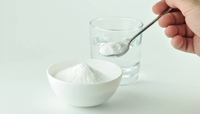 استفاده از جوش شیرین برای پاک کردن لیوان