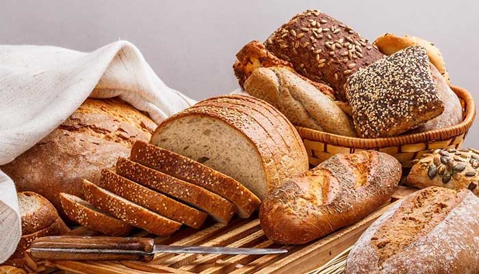 بهترین ترفندهای نرم شدن نان برای احیای نان‌های بیات