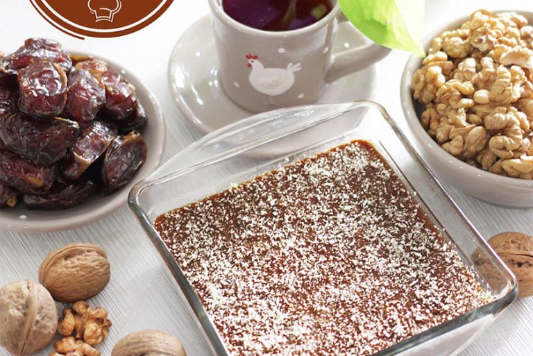 طرز تهیه رنگینک با خرمای له شده