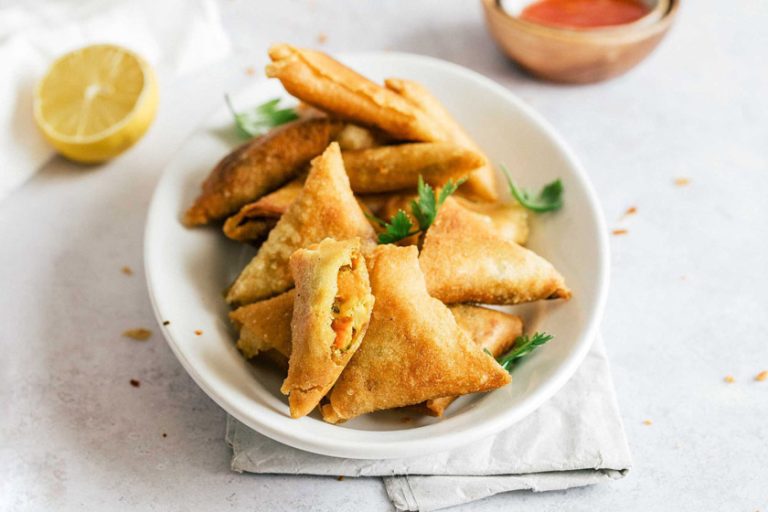طرز تهیه سمبوسه سیب زمینی