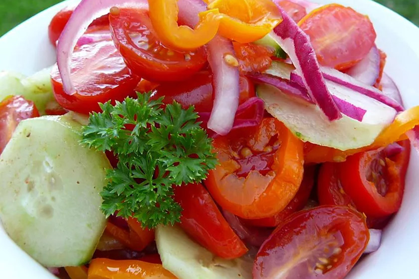 سالاد گوجه‌فرنگی