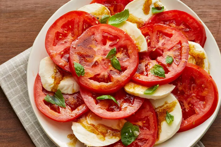 سالاد گوجه‌فرنگی