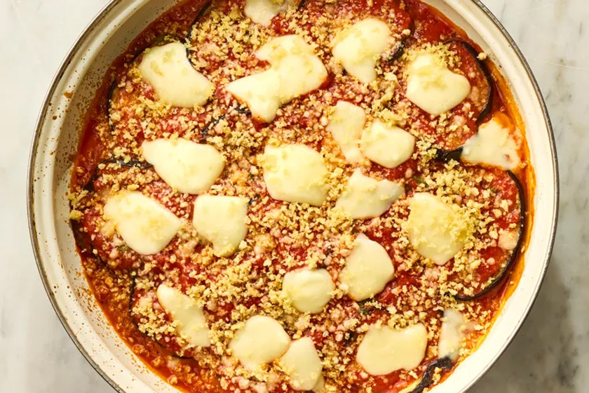 طرز تهیه بادمجان کبابی با پنیر پارمسان
