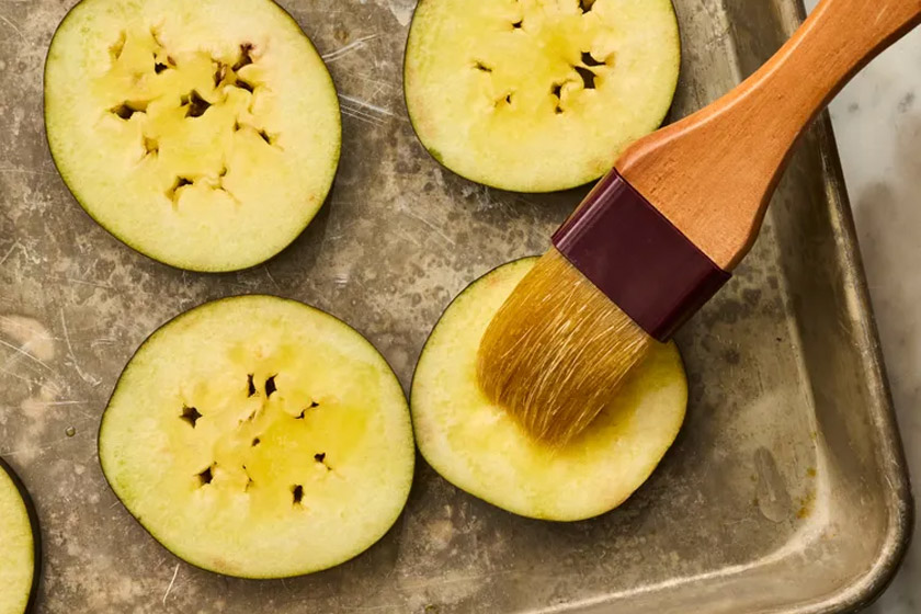 طرز تهیه بادمجان کبابی با پنیر پارمسان