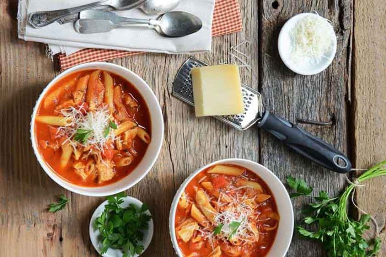 طرز تهیه سوپ مرغ و پارمزان