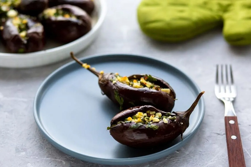 طرز تهیه ترشی بادمجان شکم پر