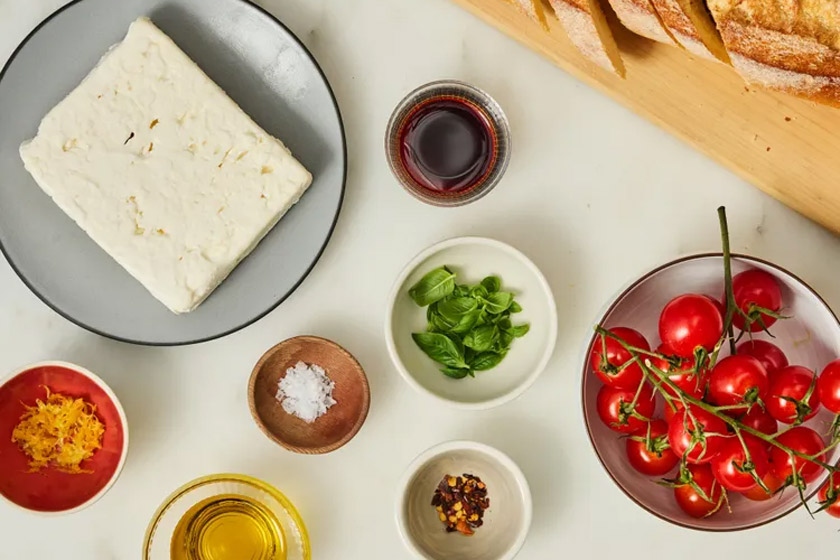 طرز تهیه پیش‌غذا با فتا و گوجه‌فرنگی گیلاسی