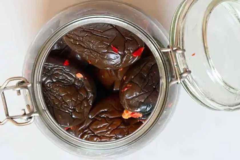 طرز تهیه ترشی بادمجان شکم پر