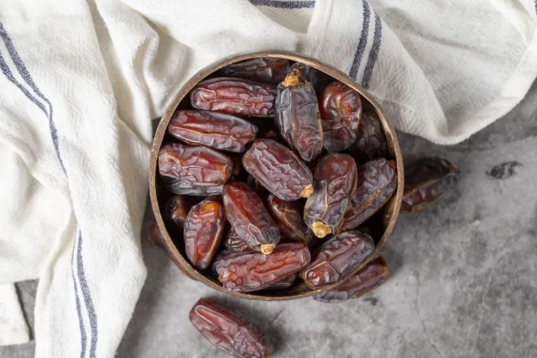 خوراکی‌هایی که فیبر بیشتری از خرما دارند