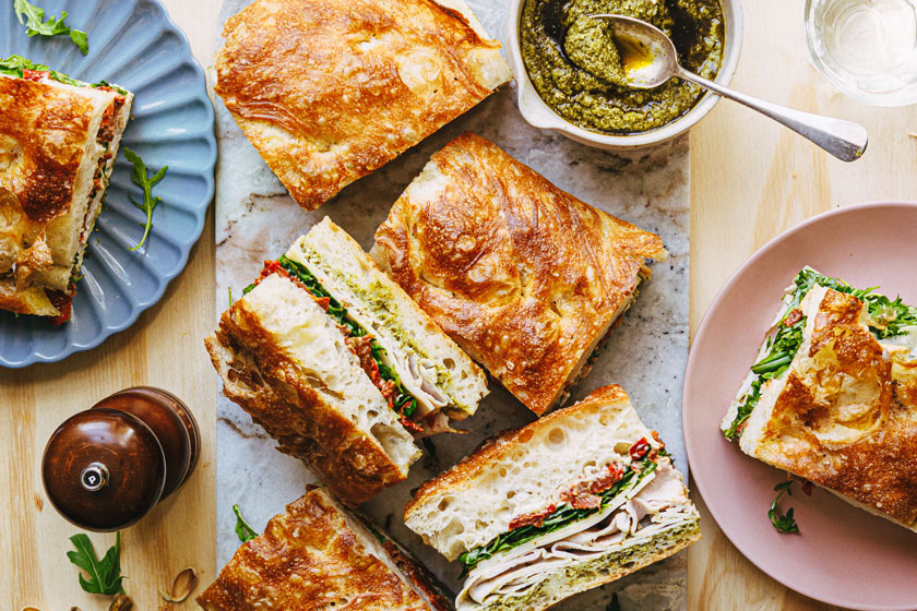 طرز تهیه ساندویچ با نان فوکاچیای ایتالیایی