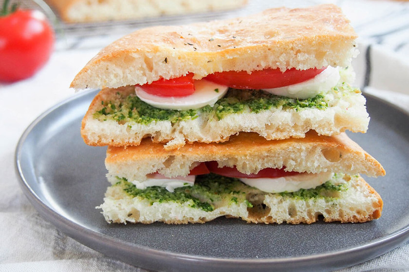 طرز تهیه ساندویچ با نان فوکاچیای ایتالیایی