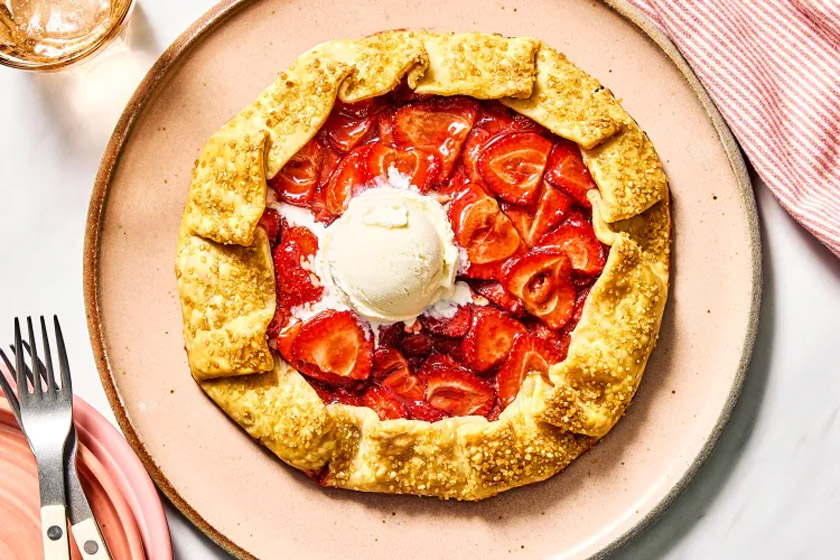 طرز تهیه شیرینیهای قرمز رنگ برای شب یلدا