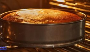 Baking-a-cake-in-a-toaster00