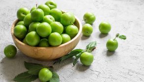 How to dry green plums-01