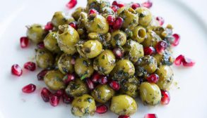 طرز تهیه زیتون پرورده گیلانی-min