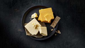 difference-gouda-cheddar-cheese-04