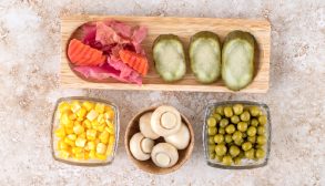 ترشی ذرت و بیبی کورن