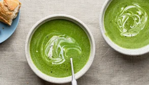 طر تهیه قدم به قدم سوپ اسفناج با قارچ