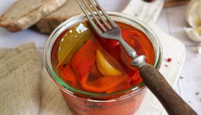 طرز تهیه ترشی فلفل شیرین کبابی