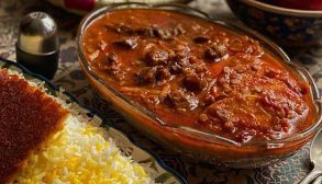 طرز تهیه خورشت سیب درختی