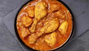 طرز تهیه قورمه مرغ - تصویر شاخص
