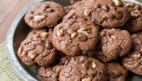 کوکی شکلاتی گردویی